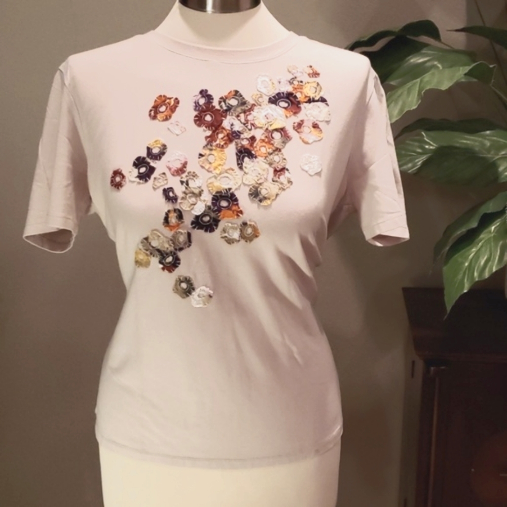 SPANNEŔ💯🎯BEAUTIFUL, HANDMADE APPLICATION BLOUSE ( only bundle of 3)